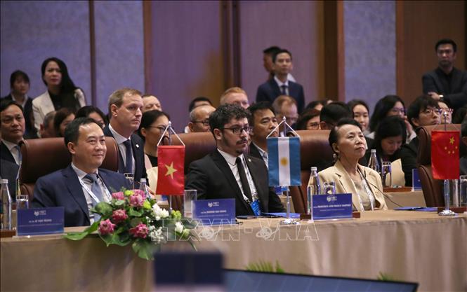 Đại biểu dự phiên chính thức Diễn đàn các thành phố hữu nghị và hợp tác - Đà Nẵng 2025. Ảnh: Trần Lê Lâm – TTXVN 