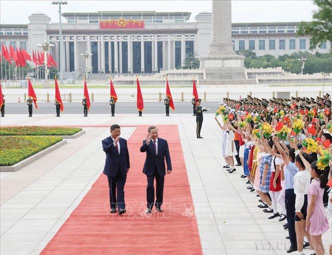 Tổng Bí thư, Chủ tịch nước Trung Quốc Tập Cận Bình và Phu nhân chủ trì lễ đón Tổng Bí thư, Chủ tịch nước Tô Lâm và Phu nhân thăm cấp Nhà nước tới Trung Quốc từ ngày 18 đến ngày 20/8/2024. Ảnh: Trí Dũng – TTXVN
