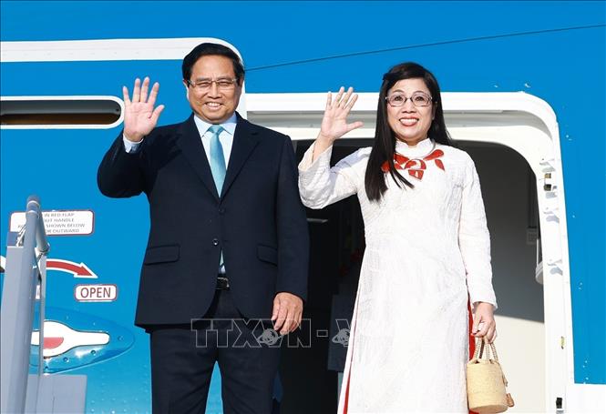 Prime Minister Pham Minh Chinh and his spouse leave Warsaw for a trip to the Czech Republic. VNA Photo: Dương Giang