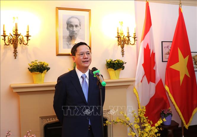 Đại sứ Việt Nam tại Canada Phạm Vinh Quang chúc Tết cộng đồng người Việt Nam. Ảnh: Trung Dũng -  Phóng viên TTXVN tại Canada 