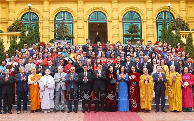 Chủ tịch nước Lương Cường và Phu nhân cùng đoàn kiều bào về thăm quê hương nhân dịp tết Nguyên đán Ất Tỵ năm 2025. Ảnh: Lâm Khánh - TTXVN