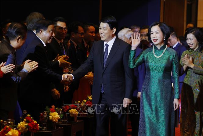 State President Luong Cuong and his spouse at the Homeland Spring programme 2025. VNA Photo