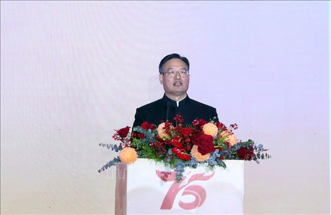 Ông Ngụy Hoa Tường, Tổng lãnh sự Trung Quốc tại Thành phố Hồ Chí Minh phát biểu chúc mừng tại buổi lễ. Ảnh: Xuân Khu-TTXVN