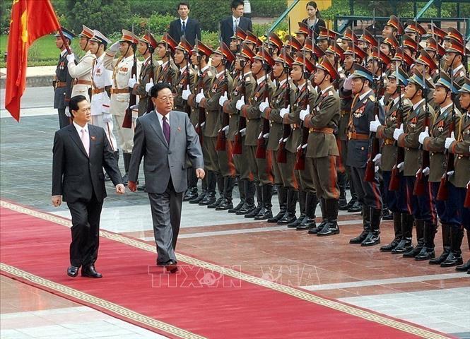 Thủ tướng Nguyễn Tấn Dũng chủ trì lễ đón Thủ tướng Nội các CHDCND Triều Tiên Kim Yong-il thăm chính thức Việt Nam từ 26-30/10/2007. Ảnh: Nhan Sáng -TTXVN