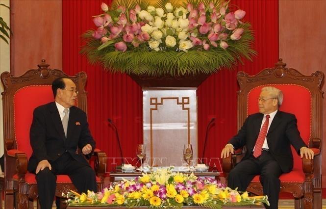 Tổng Bí thư Nguyễn Phú Trọng tiếp Chủ tịch Ủy ban thường vụ Hội nghị Nhân dân tối cao Triều Tiên Kim Yong-nam thăm hữu nghị chính thức Việt Nam (Hà Nội, 6/8/2012). Ảnh: Trí Dũng-TTXVN