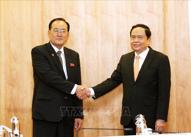 Bí thư Trung ương Đảng, Chủ tịch Ủy ban Trung ương Mặt trận Tổ quốc Việt Nam Trần Thanh Mẫn tiếp đoàn đại biểu cấp cao do đồng chí Du Giong Ghi, Ủy viên Trung ương Đảng Nhân dân TriềuTiên, Chủ tịch Đồng minh Chức nghiệp Triều Tiên dẫn đầu (Hà Nội, 29/8/2019). Ảnh: Nguyễn Dân - TTXVN