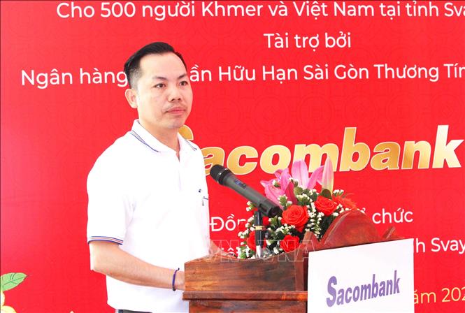 Ông Phùng Thái Phụng, Thành viên Hội đồng quản trị kiêm Tổng Giám đốc Sacombank Cambodia, phát biểu tại chương trình. Ảnh: Hoàng Minh - PV TTXVN tại Campuchia 