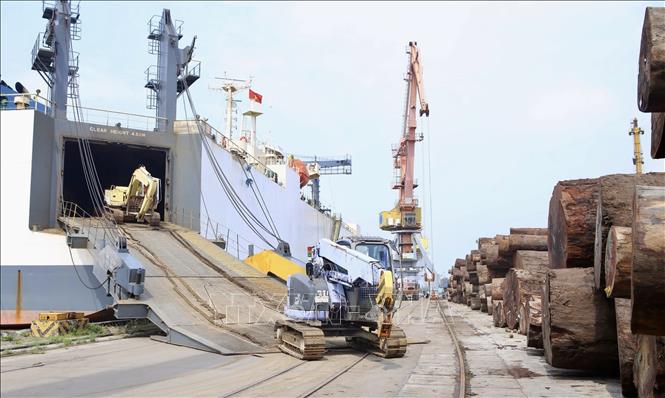 Hai Phong Seaport System Strives To Handle 112 Million Tonnes Of Cargo