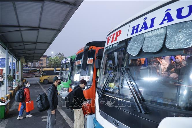 Bến xe Gia Lâm vắng khách trong ngày làm việc cuối cùng của năm trước kỳ nghỉ Tết. Ảnh: Minh Quyết - TTXVN