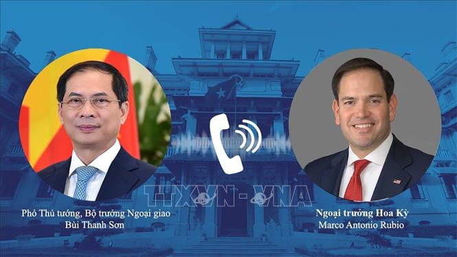 Phó Thủ tướng Chính phủ, Bộ trưởng Ngoại giao Bùi Thanh Sơn điện đàm với Ngoại trưởng Hoa Kỳ Marco Rubio.  Ảnh: TTXVN phát 