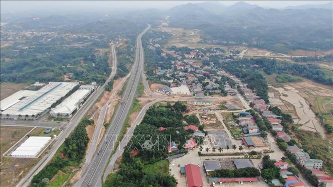 Dự án nút giao IC13 cao tốc Nội Bài - Lào Cai (đoạn Km 122 + 240), thuộc địa phận xã Âu Lâu, thành phố Yên Bái. Ảnh: TTXVN phát