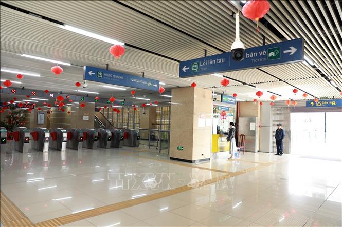 Ga Phùng Khoang, thuộc tuyến đường sắt đô thị Cát Linh - Hà Đông không còn cảnh xếp hàng mua vé chờ tàu như mọi ngày. Ảnh: Quốc Khánh  - TTXVN