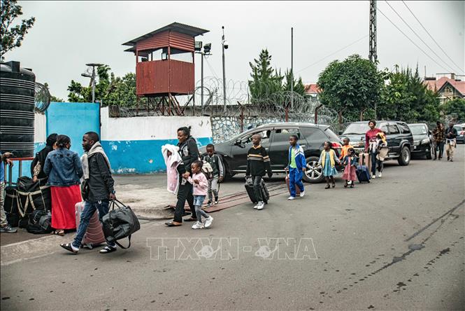 Nhân viên LHQ và thân nhân sơ tán khỏi thành phố Goma, tỉnh Bắc Kivu, CHDC Congo, ngày 25/1/2025. Ảnh: THX/TTXVN