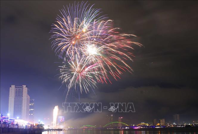 The central city of Da Nang displays fireworks at three places. VNA Photo