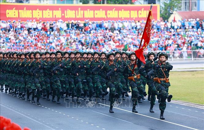 Khối lực lượng đặc biệt tinh nhuệ tham gia diễu binh tại ễ mit tinh, diễu binh, diễu hành kỷ niệm 70 năm Chiến thắng lịch sử Điện Biên Phủ (7/5/1954 - 7/5/2024). Ảnh: TTXVN
