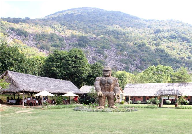 Khu vườn của anh Lê Ngọc Dư, ở xã Bàu Năng, huyện Dương Minh Châu, tỉnh Tây Ninh luôn thu hút khách. Ảnh: Thanh Tân - TTXVN