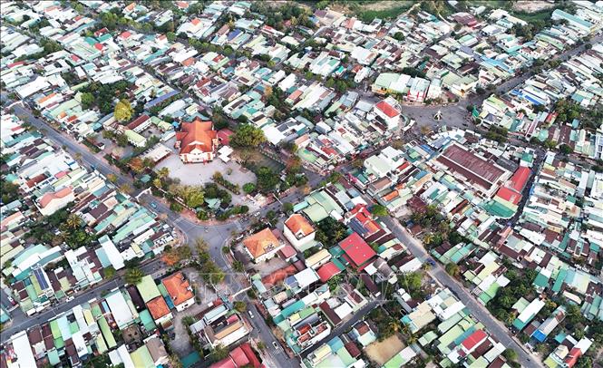 Khu vực trung tâm thị trấn Đạ Tẻh, huyện Đạ Huoai. Ảnh: Hồng Đạt - TTXVN
