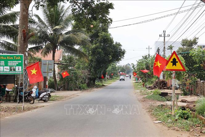 Tuyến “Đường cờ Tổ quốc” ở buôn Tiêu, xã Ea Tiêu, huyện Cư Kuin, tỉnh Đắk Lắk. Ảnh: Hoài Thu – TTXVN