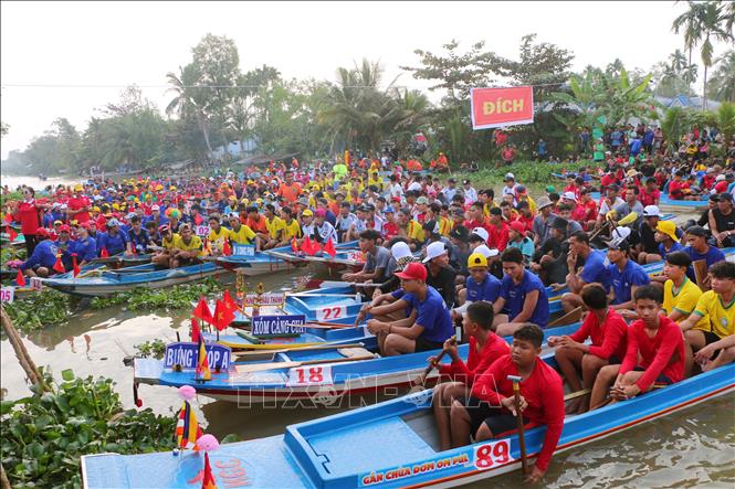 Giải đua vỏ lãi năm nay có 93 đội tham gia, trong đó có 86 đội nam, 7 đội nữ. Ảnh: Tuấn Phi-TTXVN