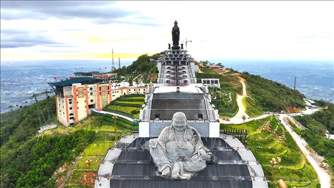 An aerial view of the religious statues on Ba Den mountain. VNA Photo: Minh Phú