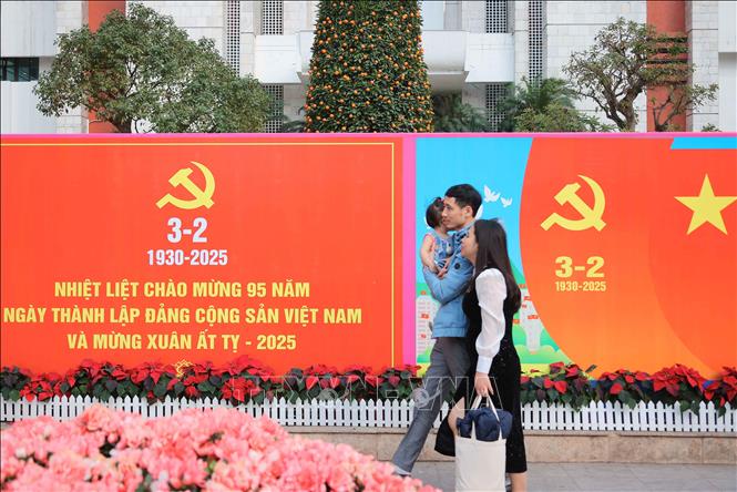 A banner celebrating the 95th anniversary of the founding of the Communist Party of Vietnam. VNA Photo: Hoàng Hiếu
