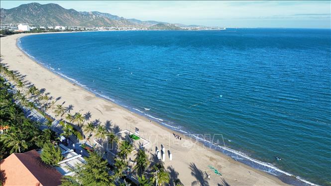 Bãi biển Ninh Chữ (Ninh Hải, Ninh Thuận). Ảnh: Nguyễn Thành - TTXVN