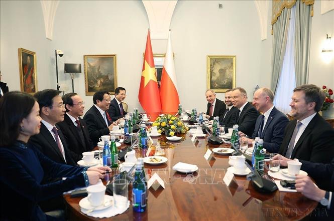 Thủ tướng Phạm Minh Chính hội kiến Tổng thống Cộng hoà Ba Lan Andrzej Duda (Varsava, 16/1/2025). Ảnh: Dương Giang-TTXVN