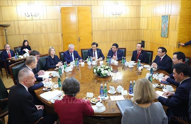 Thủ tướng Phạm Minh Chính hội đàm với Thủ tướng Cộng hòa Ba Lan Donald Tusk (Varsava, 16/1/2025). Ảnh: Dương Giang-TTXVN