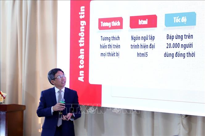Ông Vũ Ngọc Tú, Tổng Biên tập báo Đắk Nông giới thiệu về chuyên trang Đại hội Đảng bộ tỉnh Đắk Nông. Ảnh: TTXVN phát