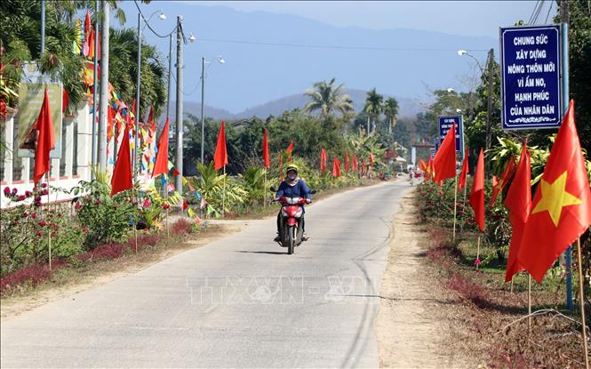 Đường giao thông nông thôn tại huyện Ngọc Hồi (Kon Tum). Ảnh: Cao Nguyên - TTXVN
