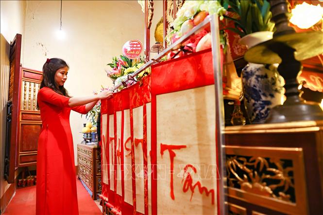 Dâng chữ vào đền thờ Danh nhân Chu Văn An (xã Thanh Liệt, huyện Thanh Trì, Hà Nội). Ảnh: Thanh Tùng - TTXVN