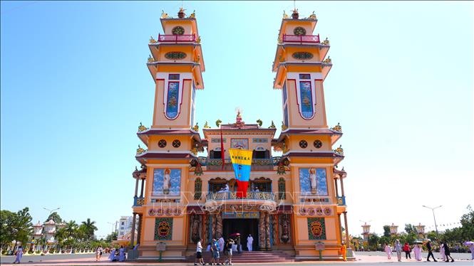 Tòa Thánh Cao Đài Tây Ninh thu hút du khách tham quan. Ảnh: Minh Phú - TTXVN
