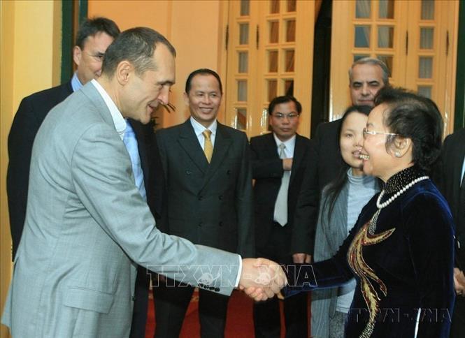 Phó Chủ tịch nước Nguyễn Thị Doan tiếp Chủ tịch Tập đoàn Nove Holding Vassil Bozhkov (Bulgaria), 2010. Ảnh: Thống Nhất - TTXVN