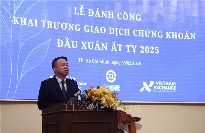 Thứ trưởng Bộ Tài chính Nguyễn Đức Chi tham dự và phát biểu chỉ đạo tại buổi lễ. Ảnh: Hứa Chung-TTXVN