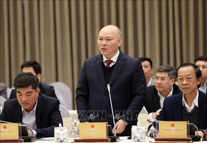 Chánh Văn phòng Bộ Nội vụ Vũ Đăng Minh trả lời câu hỏi của phóng viên các cơ quan báo chí. Ảnh: An Đăng - TTXVN