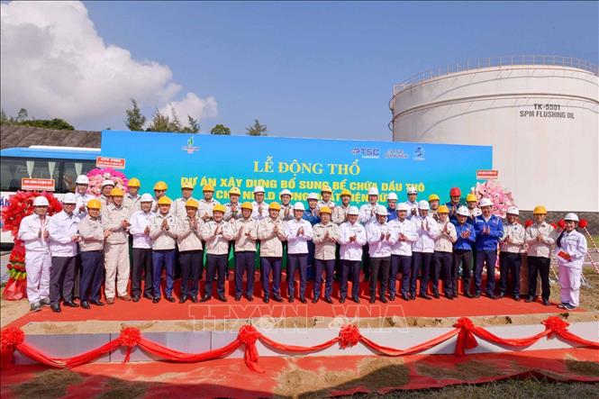 Các đại biểu tại lễ động thổ Dự án. Ảnh: TTXVN phát