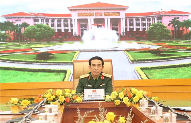 Minister of National Defence General Phan Van Giang holds phone talks with US Secretary of Defence Pete Hegseth. VNA/Photo by courtesy