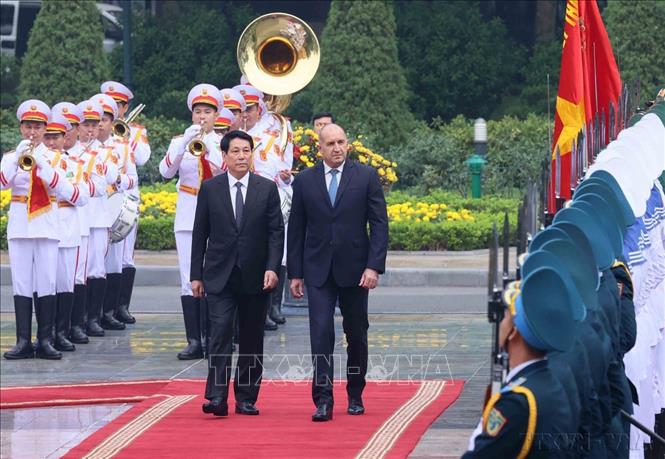 Chủ tịch nước Lương Cường chủ trì Lễ đón Tổng thống Bulgaria Rumen Radev thăm chính thức Việt Nam (Hà Nội, 25/11/2024). Ảnh: Lâm Khánh – TTXVN