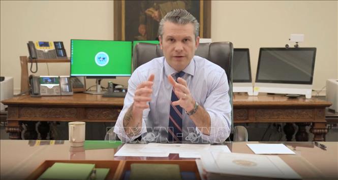 Bộ trưởng Quốc phòng Mỹ Pete Hegseth phát biểu trên truyền hình ngày 30/1/2025. Ảnh: REUTERS/TTXVN