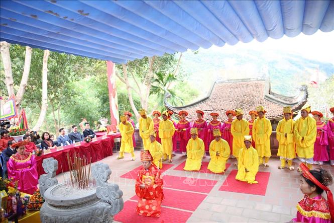 Ban Tổ chức Lễ hội và người dân xã Lê Lợi, huyện Nậm Nhùn thực hiện nghi lễ tại lễ hội. Ảnh: TTXVN phát

