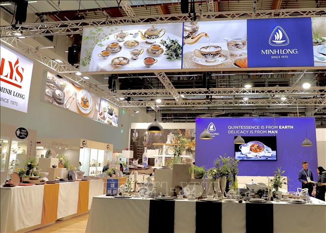 Vietnam's Minh Long ceramic stall at the Ambiente 2025 trade fair. VNA Photo: Phương Hoa