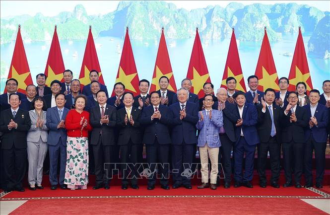 Thủ tướng Phạm Minh Chính với các doanh nghiệp. Ảnh:Dương Giang-TTXVN