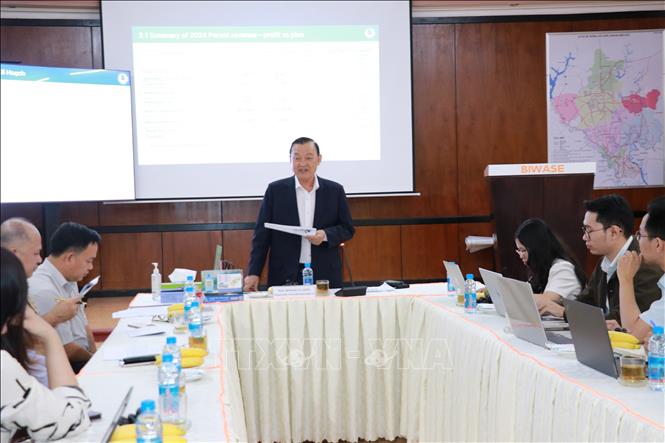 Ông Nguyễn Văn Thiền, Chủ tịch HĐQT Biwase, chia sẻ tại buổi gặp gỡ nhà đầu tư đầu và báo chí năm 2025. Ảnh: Dương Chí Tưởng - TTXVN