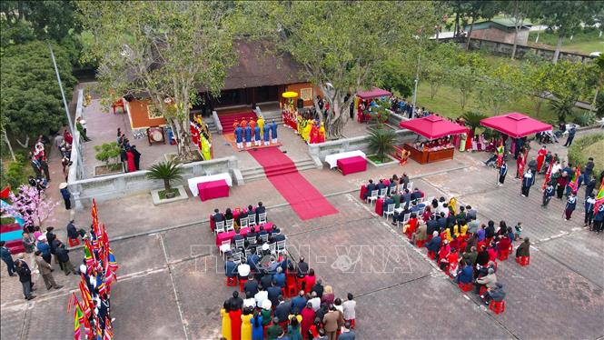 Quang cảnh lễ hội tại nhà thờ Hải Thượng Lãn Ông Lê Hữu Trác (xã Quang Diệm, huyện Hương Sơn). Ảnh: Hữu Quyết - TTXVN