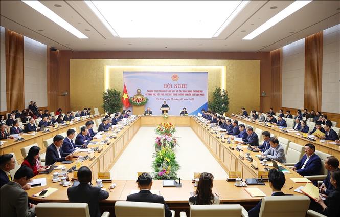 Hội nghị Thường trực Chính phủ làm việc với các ngân hàng thương mại. Ảnh: Dương Giang-TTXVN 
