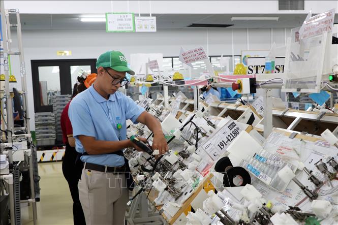 Production at the Japanese-invested Furukawa Automotive Systems (FAS) Co. Ltd in the Mekong Delta province of Vinh Long. VNA Photo
