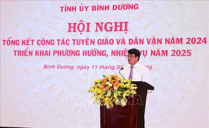Ông Bùi Thanh Nhân, Trưởng Ban Tuyên giáo và Dân vận Tỉnh ủy Bình Dương, phát biểu. Ảnh: Dương Chí Tưởng -TTXVN 