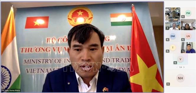 Ông Bùi Trung Thướng, Tham tán Thương mại Việt Nam tại Ấn Độ, phát biểu khai mạc hội thảo. Ảnh: Ngọc Thúy - PV TTXVN tại Ấn Độ