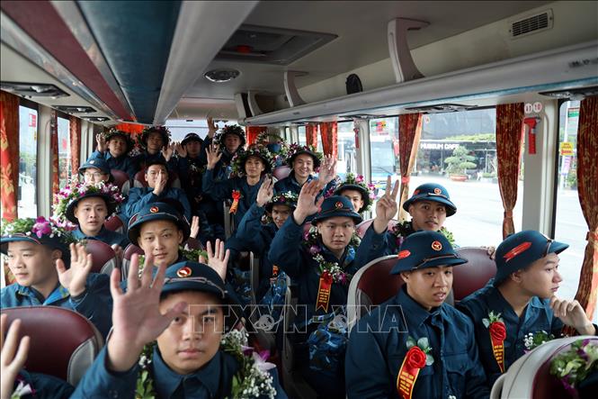Các tân binh lên đường nhập ngũ. Ảnh: Đức Hiếu - TTXVN