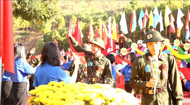 Những thanh niên lên đường nhập ngũ với tâm trạng nô nức, quyết tâm cao hoàn thành tốt công tác huấn luyện. Ảnh: Quang Thái- TTXVN